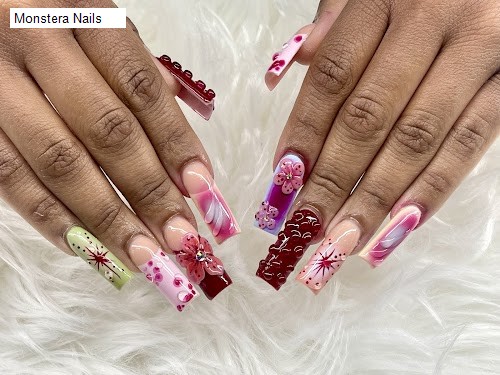 Monstera Nails